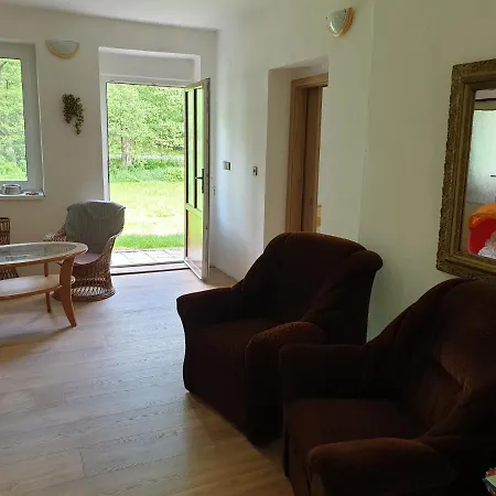 Apartment 33